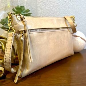 Hobo Classic Polished Leather Crossbody/Shoulder Bag
